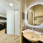 Parisian L Montmartre Apartman *