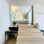 Parisian L Montmartre