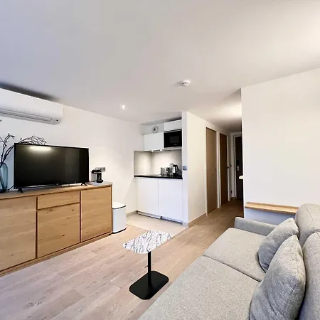 Parisian L Montmartre Apartment *