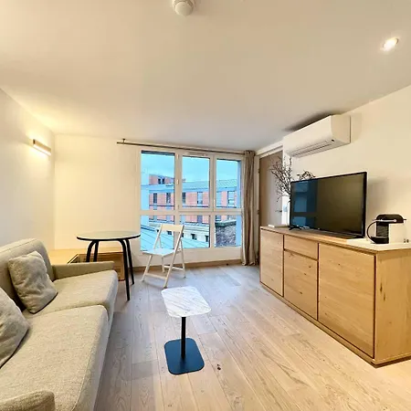 Parisian L Montmartre Apartment