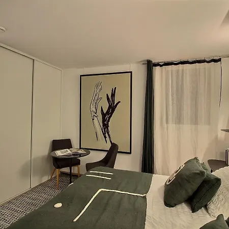 Apartment Parisian L Montmartre *