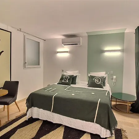 Parisian L Montmartre Apartment Paris