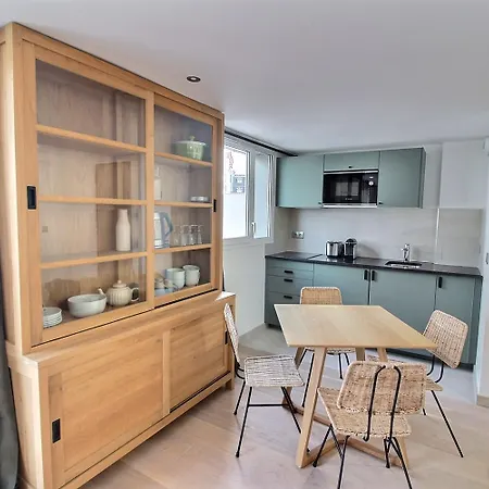 Apartment Parisian L Montmartre *