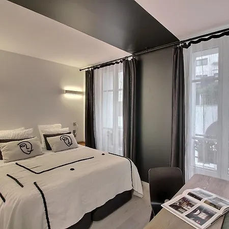 Parisian L Montmartre Apartment Paris