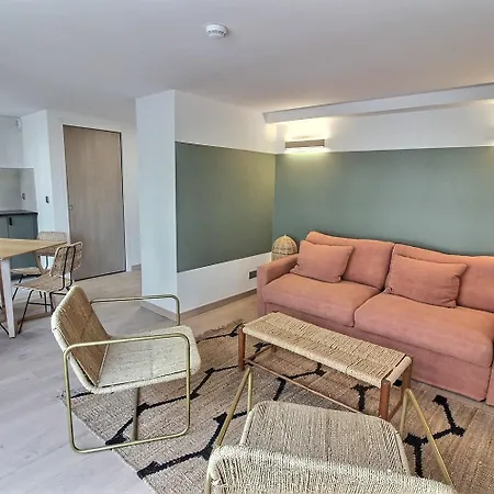 Apartment Parisian L Montmartre Paris