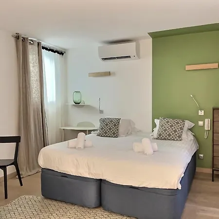 Apartment Parisian L Montmartre *