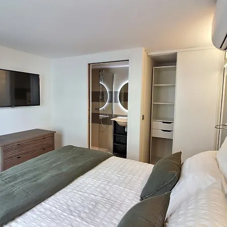 Apartment Parisian L Montmartre *