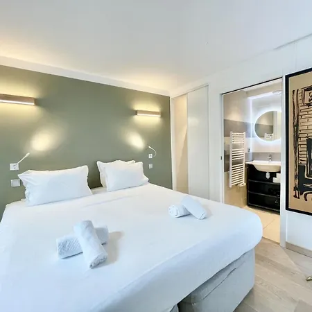 Parisian L Montmartre פריז