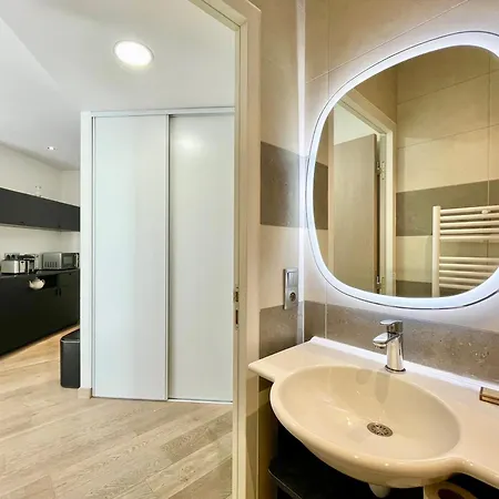 Parisian L Montmartre شقة *