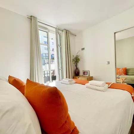 Parisian L Montmartre דירה
