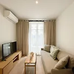 Parisian L Montmartre Apartmán *