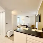 Parisian L Montmartre Apartmán *